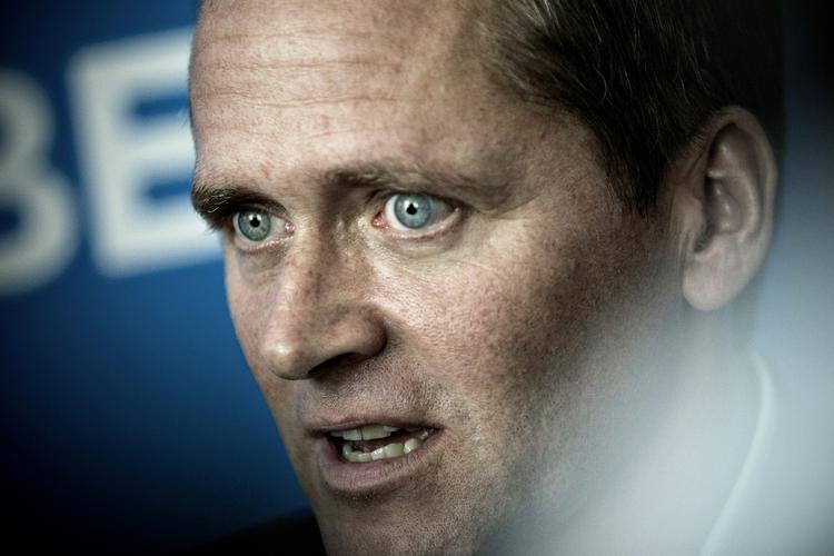 Mediestrategi? Det synes at være nogle politikeres mediestrategi hellere at skælde ud end at svare på det, de bliver spurgt om. 