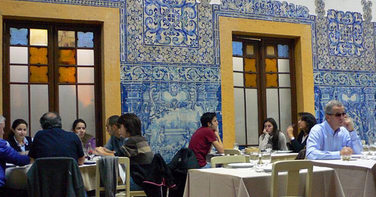 Restauranter_Lissabon_web_Casa do Alentejo_Heather Cowper_Flickr Creative Commons