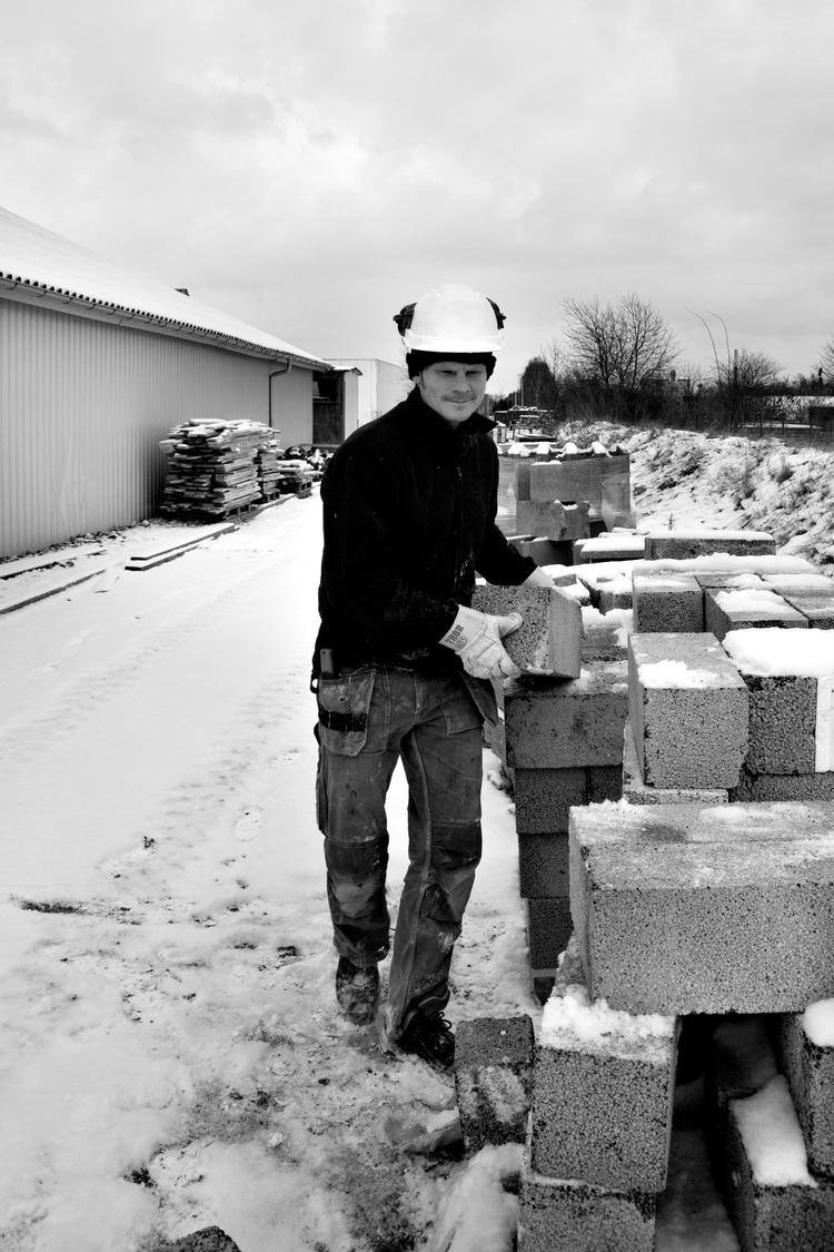 Betonner. Jakob Mathiassens oplevelser fra livet som betonarbejder er blevet til en bog, man kan blive klog af. 