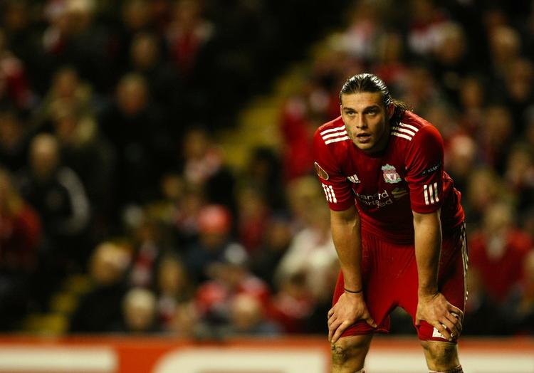 tamt. Liverpools nye topangriber Andy Carroll skuffede i opgøret mod Braga, som sendte englænderne ud af Europa League. 