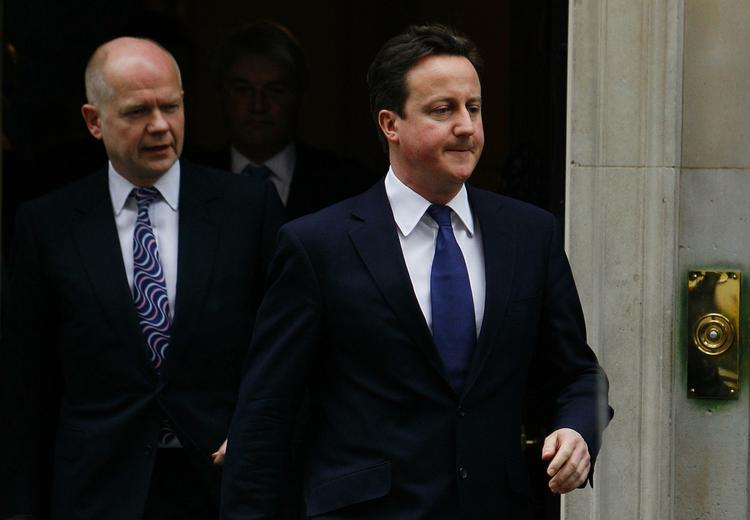 SKEPTISK. Storbritanniens premierminister David Cameron siger, at etableringen af en flyveforbudzone fortsætter som planlagt trods Gaddafis løfte om våbenhvile. 