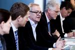 Ledere. Fra venstre Ulla Brockenhuus-Schack fra Forsknings- og Innovationsstyrelsen, direktør Niels Bjørn Christiansen fra Danfoss, Lars Nørby Johansen, formand for Danmarks Vækstråd og Jørgen Elmeskov fra OECD på pressemødet fredag på Danfoss på Als efter mødet i regeringens Vækstforum. 