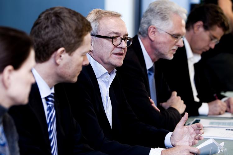 Ledere. Fra venstre Ulla Brockenhuus-Schack fra Forsknings- og Innovationsstyrelsen, direktør Niels Bjørn Christiansen fra Danfoss, Lars Nørby Johansen, formand for Danmarks Vækstråd og Jørgen Elmeskov fra OECD på pressemødet fredag på Danfoss på Als efter mødet i regeringens Vækstforum. 
