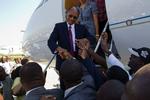 Hjemvendt. Jean-Bertrand Aristide er vendt hjem til Haiti efter syv års eksil i Sydafrika. 
