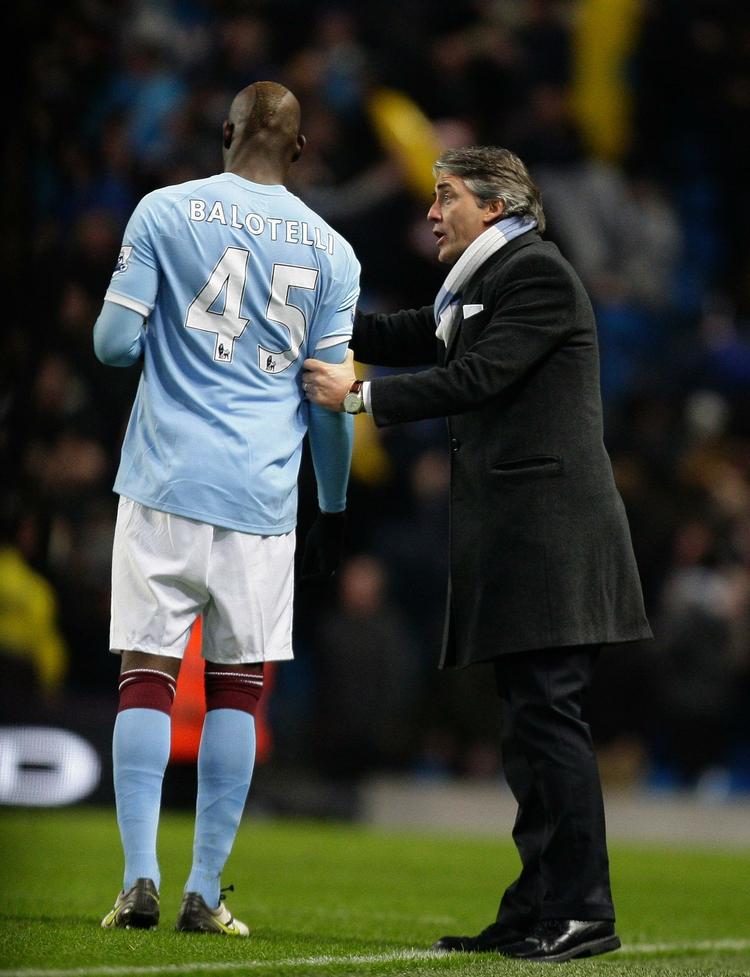 Problembarn. Roberto Mancini antyder, at han er ved at være træt af Mario Balotelli (t.h.). 