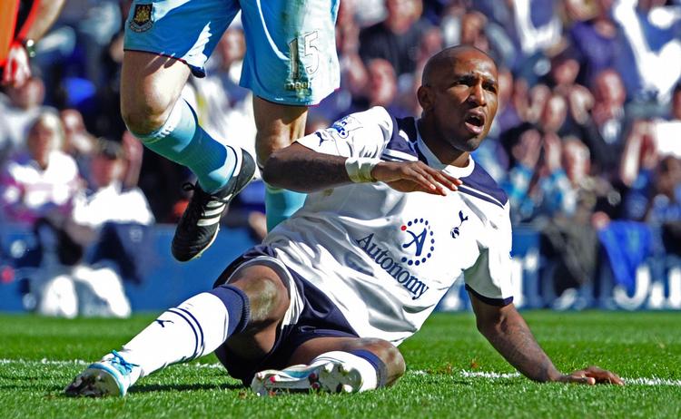 Synderen. Jermain Defoe misbrugte adskillige gode tilbud, der kunne have sikret Tottenham sejren over West Ham. 