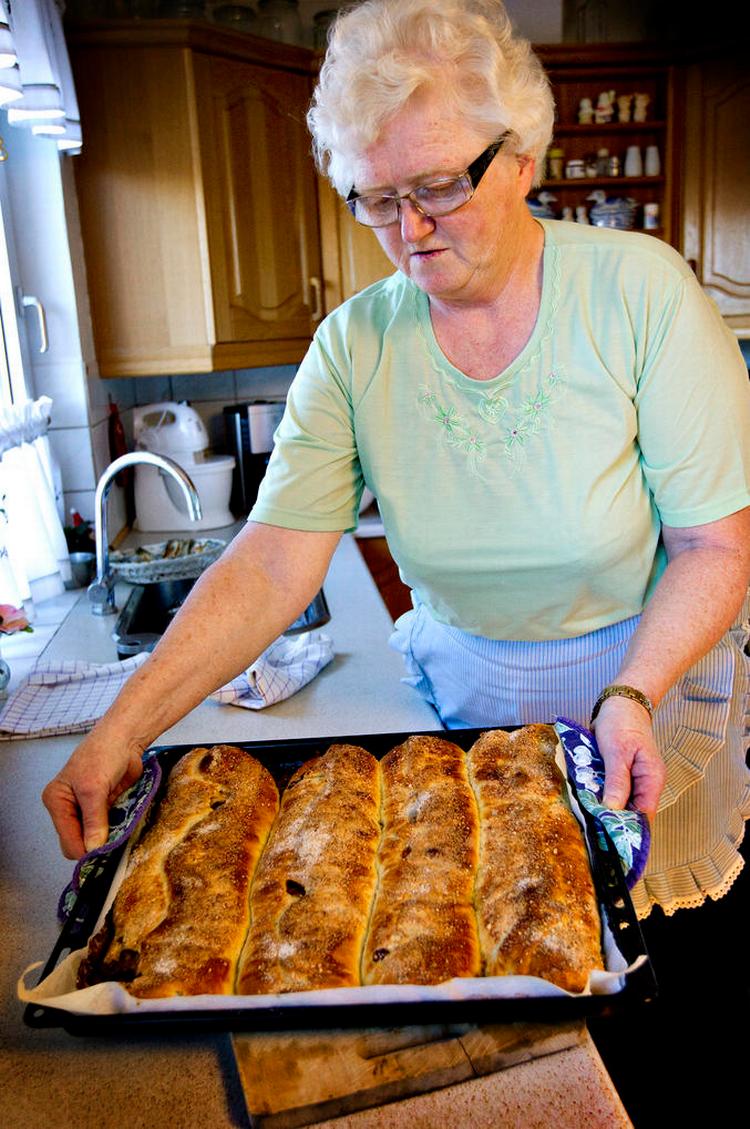 Anne Margrethe, som Søren Ryge mødte, lærte at bage kringle på Strandlyst  Hotel i Tornby. Opskriften stammer faktisk fra en reklame for Amo-mel. 