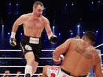 1,2,3,4,5,6,7,8,9,10. Odlanier Solis blev liggende, efter Vitaly Klitschko havde fyret en højre-venstre-kombination af. 