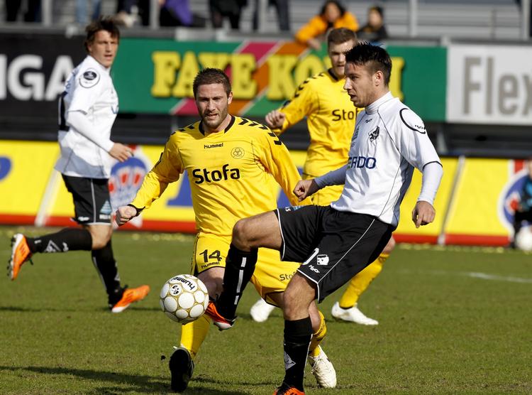 Olsen-emner? De to ekslandsholdsspillere Martin Retov (tv) og Mikkel Beckmann krydsede klinger i Horsens. 