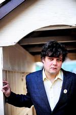 Sexsmith. Han er en sanger og sangskriver, der kan gøre det hele rigtigt og derfor ikke rammer i den uforudsigelige plet. 