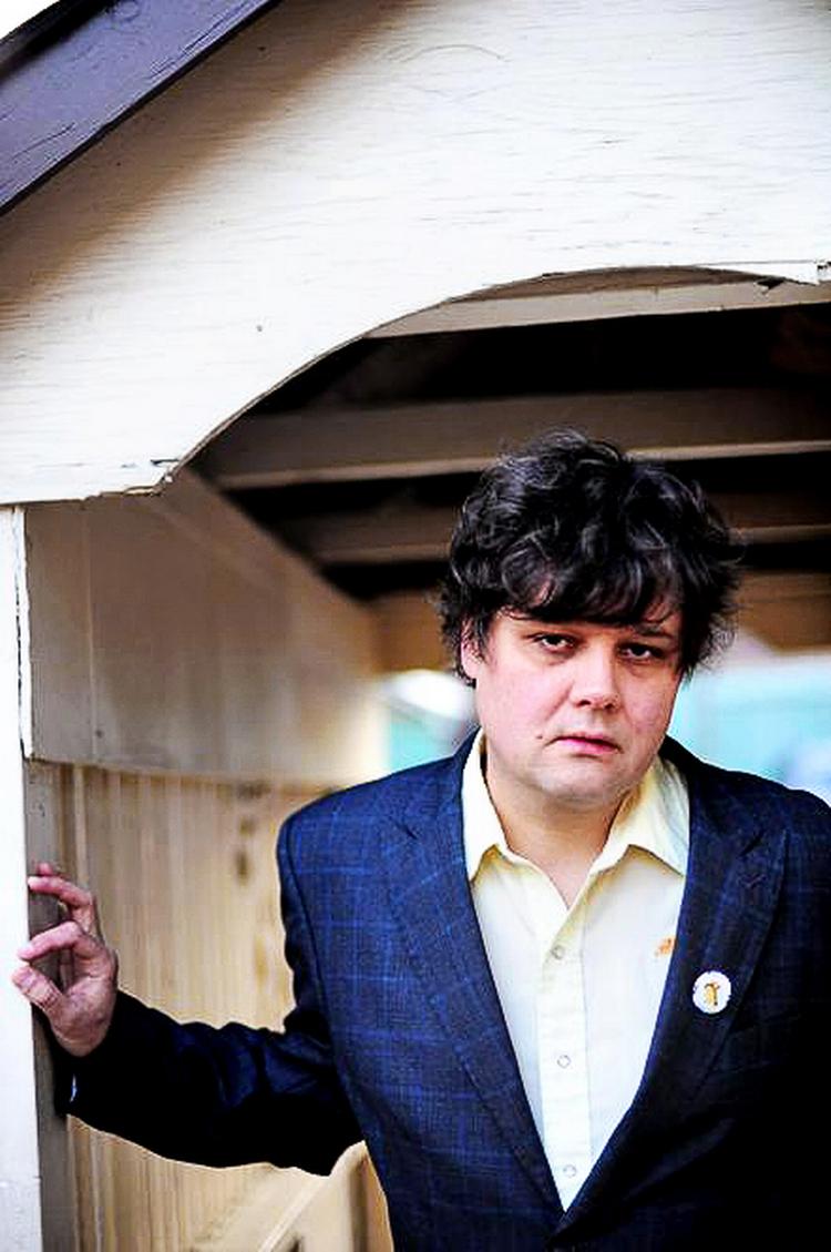 Sexsmith. Han er en sanger og sangskriver, der kan gøre det hele rigtigt og derfor ikke rammer i den uforudsigelige plet. 