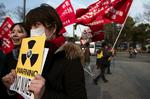 Modstandere. Japanere i Tokyo demonstrerede i går mod krig og atomkraft. 