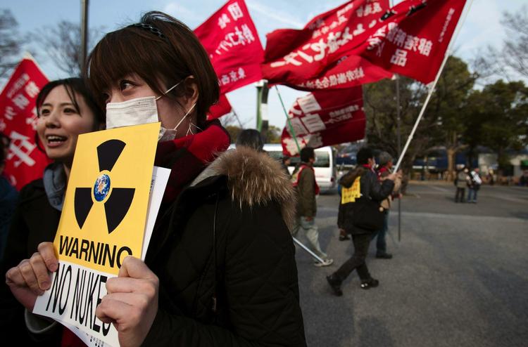 Modstandere. Japanere i Tokyo demonstrerede i går mod krig og atomkraft. 