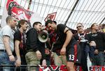 sangkoret. Michael Ballack sang bl.a. om 'Lorte FC Köln', skriver flere tyske medier. 