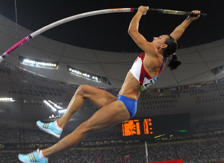 Rekordkvinde. Med 5,06 meter er Jelena Isinbajeva den kvinde, der har sprunget højest i stangspring. 
