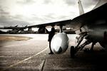 Krig. Danmarks seks F-16-kampfly fløj fra Skrydstrup i Jylland til en flådebase på Sicilien, hvorfra de foretager missionerne ind i Libyen. 
