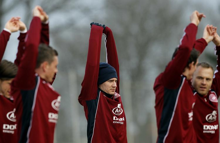 bænket. Nicklas Bendtner vil strække sig langt for at spille mere, men han er ikke blandt Arsenals førstevalg. 