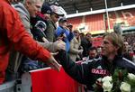 populær. Fem mesterskaber i tre forskelllige lande har gjort Christoph Daum til en populær træner. Her er det FC Köln tilhængere, der byder ham velkommen i 2006. 