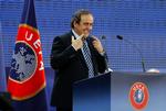 tak. Med et bredt smil sagde Michel Platini tak for den hyldest, han blev genvalgt med på Uefa's kongres. 