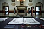 Skadet. Indtil forrige uge var tre ud af fire udgaver af Grundloven på Christiansborg de originale. De er skiftet ud med kopier, hvilket Dansk Folkeparti ser som en symbolsk handling. 
