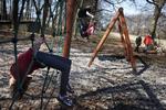 Sikkerhed. Hidtil har mange børn været ulykkesfordikrede gennem deres daginstitutioner. Men ved årsskiftet meldte en lang række kommuner ud, at de fremover ikke forsikrer børn. 