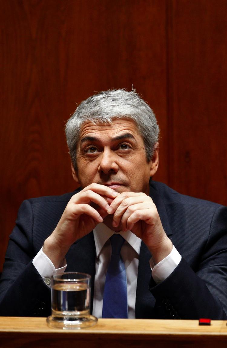Farvel. Premierminister Jose Socrates træder tilbage. 
