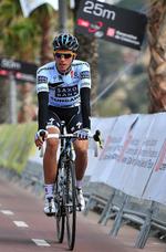 Dobbeltrolle. Sportsligt går det fremragende med Alberto Contador og han venter nu på, at den sidste jura omkring dopingsagen faæder på plads. 