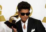 Kæk. Bruno Mars fik pigerne til at hvine og leverede tilmed en god koncert i Vega mandag aften. Her ses han med sin pris for 'best male pop vocal performance' ved årets Grammy-uddeling. 