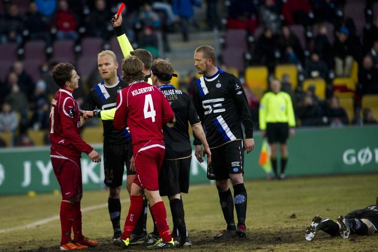 Ud. Morten Nordstrand så rødt i kampen mellem FCN og Esbjerg. 