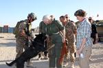 Besøg. Dronningen var onsdag i Afghanistan sammen med forsvarsminister Gitte Lillelund Bech (V). 