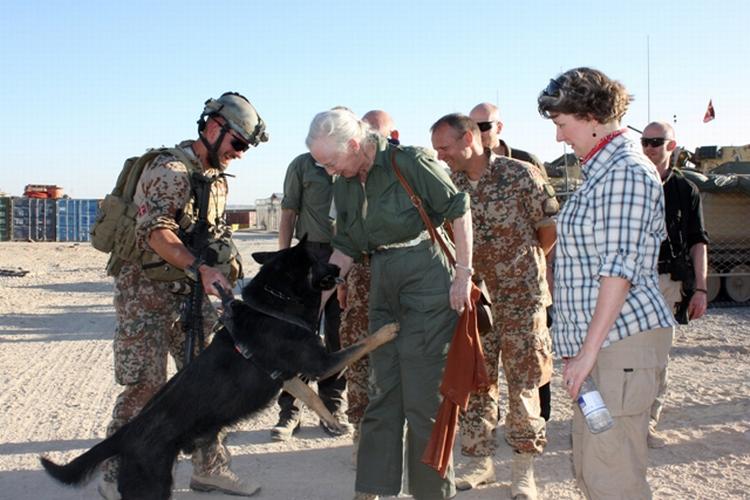 Besøg. Dronningen var onsdag i Afghanistan sammen med forsvarsminister Gitte Lillelund Bech (V). 