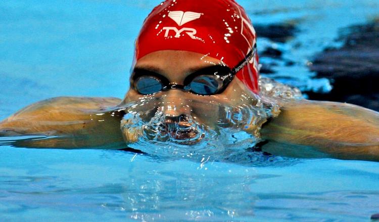 dobbeltvinder. Efter sin sejr i 100 meter brystsvømning vandt Rikke Møller Pedersen også den halve distance ved de franske mesterskaber. 