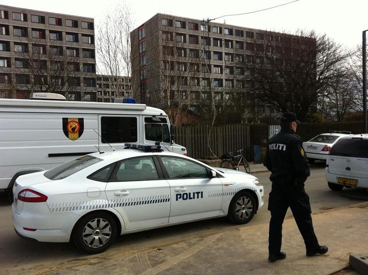 Granat. Politiet har afspærret et område omkring Nordre Digevej på Amager. 