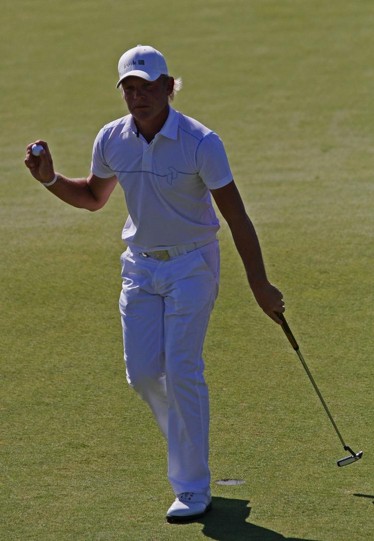 svingende. Siden sin sejr i juni 2009 har Jeppe Huldahl misset cuttet i halvdelen af sine turneringer på European Tour. 