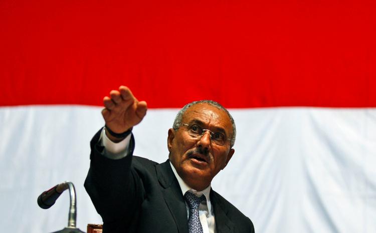 Præsidentfald! Ali Abduallah Saleh har efter voldsomt pres valgt at træde tilbage ved årsskiftet. 