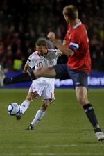 Bang. Rommedahl fik scoret for 19. gang i landsholdstrøjen, da Danmark måtte nøjes med det ene point mod et mere end ordinært norsk hold. 