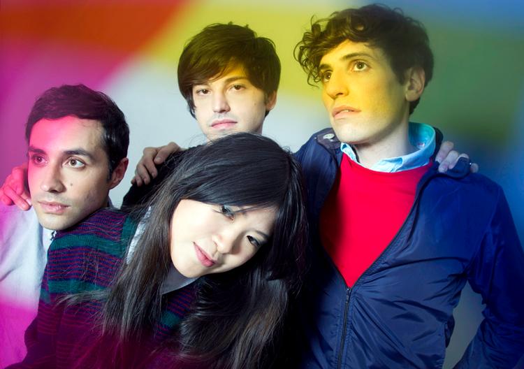 Solskinspop. Hjerte rimer på smerte, når The Pains Of Being Pure At Heart leverer deres længselsfulde solskinspop. 