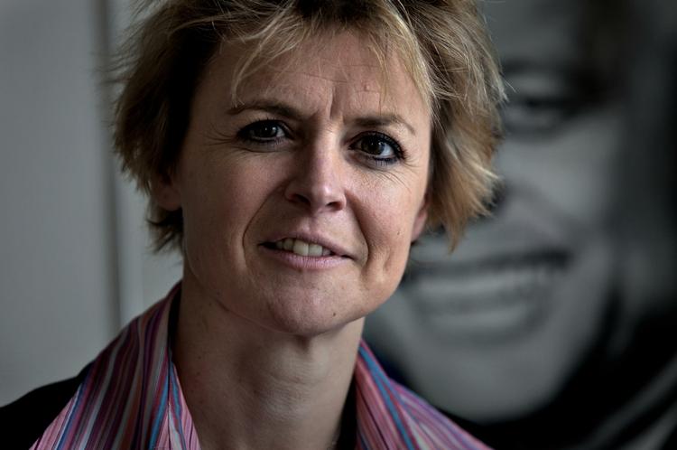 LIGESTILLING. Ligestillingsminister Lykke Friis (V) indrømmer, at ministerierne ikke har været gode nok til at tjekke, om deres lovforslag har en negativ effekt på ligestillingen. Nu lover hun bedre tider. 