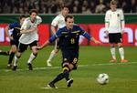 sejrsmålet. Et straffespark af  Luke Wilshere sikrede Australien sejren over Tyskland. 