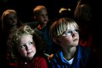 Børneteater. Børneteatret Ishøj Teater mister sine livgivende støttekroner. Til trods for teatrets store popularitet. 