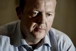Klage. Statsminister Lars Løkke Rasmussen vil ikke længere svare på spørgsmål om efterlønnen. Nu klager Socialdemokraterne. 