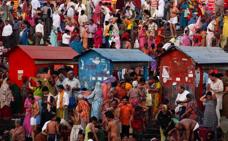 Befolkningsvækst. Senest folkeoptælling i Indien viser, at væksten ikke er så voldsom som antaget, men at Indien på sigt stadig vil blive verdens mest folkerige nation. 