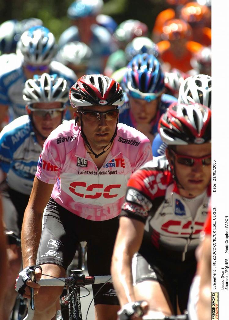 Pedaltramp. I Giro d'Italia kører den førende rytter i en pink førertrøje, som Ivan Basso her i sin tid på danske CSC. 