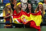 topmøde. Fans af Rafael Nadal støtter spanieren under kampen mod Tomás Berdych. 