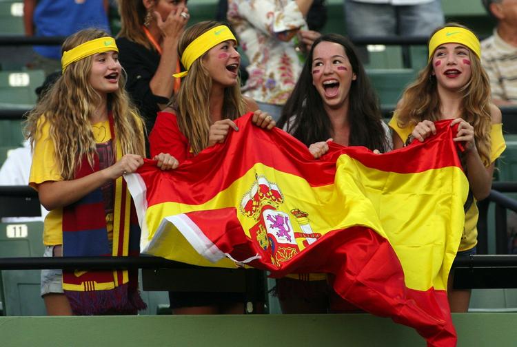 topmøde. Fans af Rafael Nadal støtter spanieren under kampen mod Tomás Berdych. 