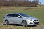 Hyundai i40 vil placere sig i prisklassen omkring 300.000 kroner. Konkurrencen er hård, men den nye koreaner har kvaliteter til at kunne hævde sig. 