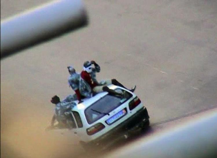 OPGØR. Gbagbo-tilhængere smugfotograferet i Abidjan under kampene. 