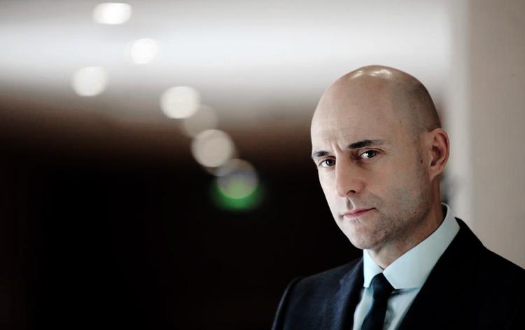 Ond. Mark Strong spiller altid skurken, men det er vigtigt for ham, at det bliver en flerdimensionel karakter. 