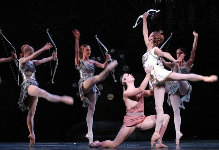 Besparelser. Royal Opera House er blot én af de hæderkronede britiske institutioner, der kommer til at lide under voldsomme besparelser. 