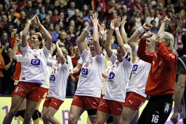 Sejr. EM-håndbold gruppe A i Gigantium i Aalborg. Kampen mellem Danmark og Rumænien endte med en sejr på 25-22 til Danmark. 